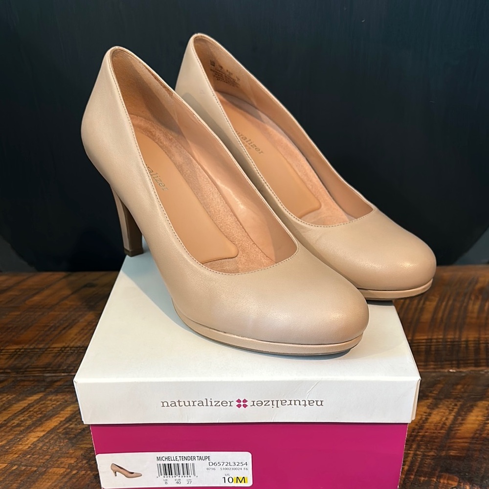 Naturalizer Tan Heels Classic Stiletto Pumps